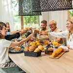 Вилла Boerderij Villa Met Binnenzwembad En Wellness
