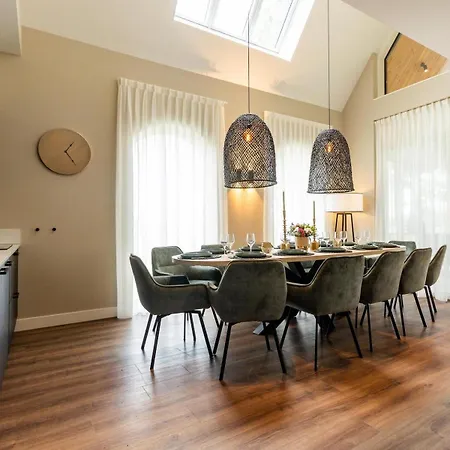 Boerderij Met Binnenzwembad & Wellness - 12 Personen - Valley