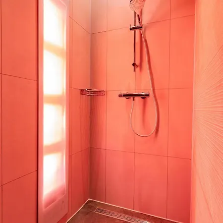 Boerderij Met Binnenzwembad & Wellness - 12 Personen - Valley