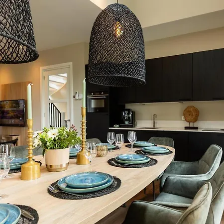 Boerderij Met Binnenzwembad & Wellness - 12 Personen - Valley Wekerom