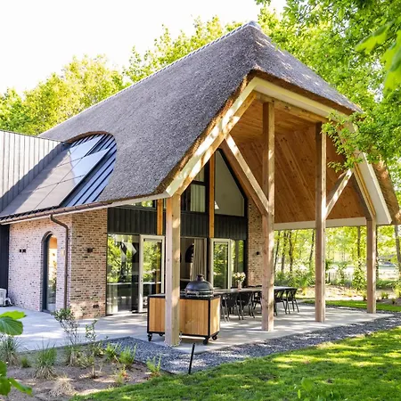 Boerderij Met Binnenzwembad & Wellness - 12 Personen - Valley Wekerom