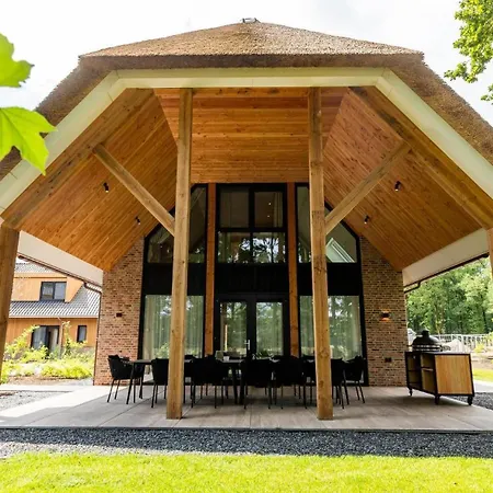 ホリデーパーク Boerderij Met Binnenzwembad En Wellness *
