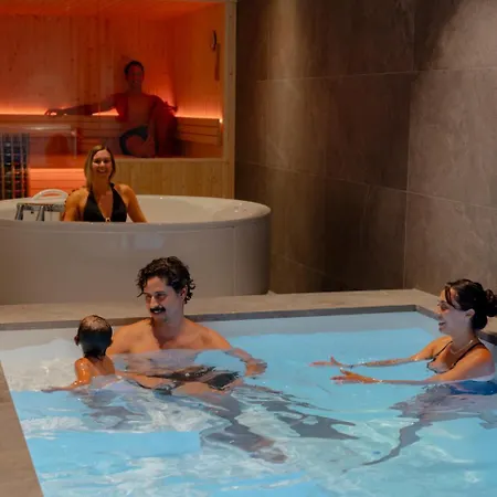منتزه العطل Boerderij Met Binnenzwembad En Wellness Wekerom