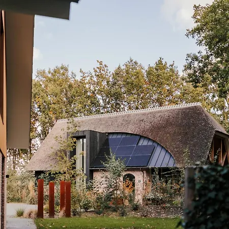 ホリデーパーク Boerderij Met Binnenzwembad En Wellness Wekerom