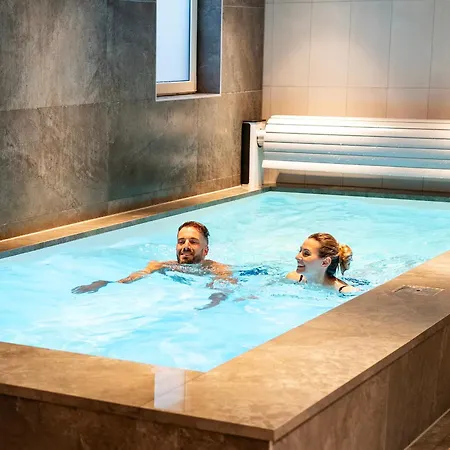 Boerderij Met Binnenzwembad En Wellness منتزه العطل *