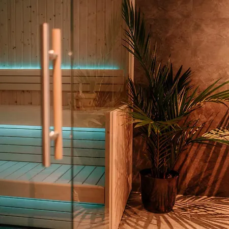 Boerderij Met Binnenzwembad En Wellness منتزه العطل *