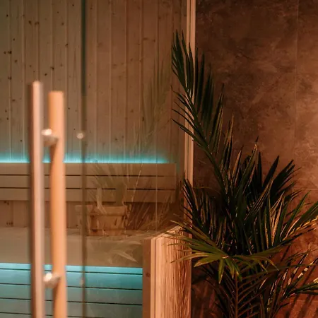 منتزه العطل Boerderij Met Binnenzwembad En Wellness *