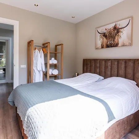 ホリデーパーク Boerderij Met Binnenzwembad En Wellness Wekerom