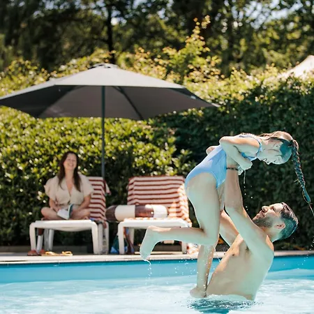 منتزه العطل Boerderij Met Binnenzwembad En Wellness