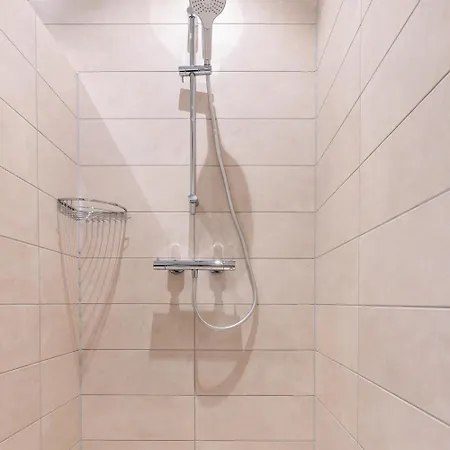 منتزه العطل Boerderij Met Binnenzwembad En Wellness Wekerom