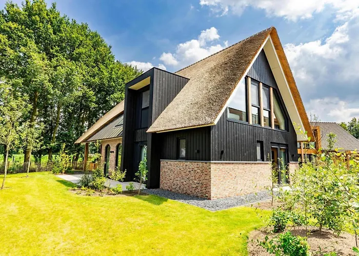 Boerderij Met Binnenzwembad & Wellness - 12 Personen - Valley Wekerom