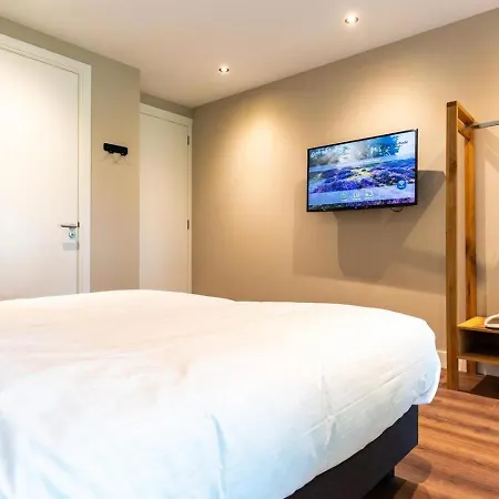 Boerderij Met Binnenzwembad & Wellness - 12 Personen Wekerom