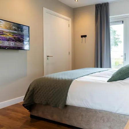 Boerderij Met Binnenzwembad & Wellness - 12 Personen *